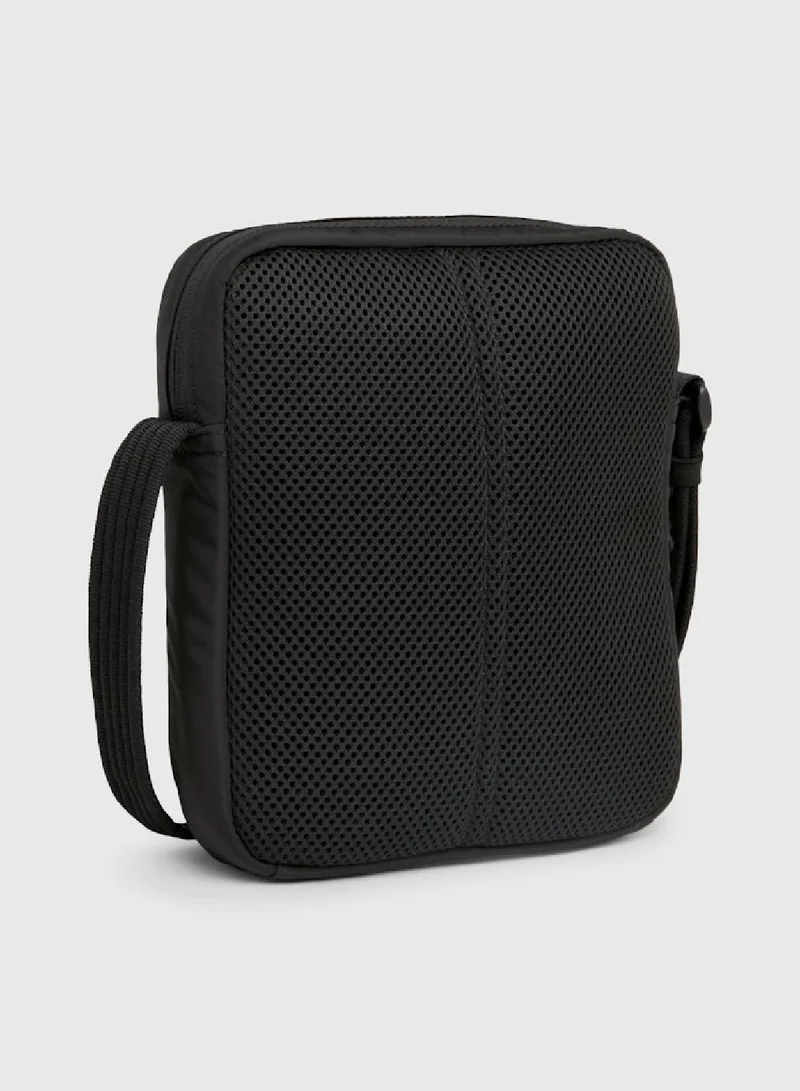 Calvin Klein Jeans Men's Crossbody Bag -  soft recycled polyester exterior, Black