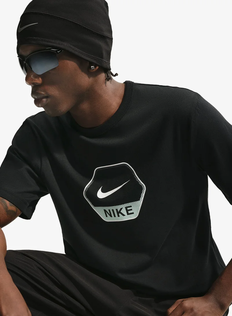 Nike BLACK/(IGLOO) Nsw Core Graphic T-Shirt for Men | Best Price UAE