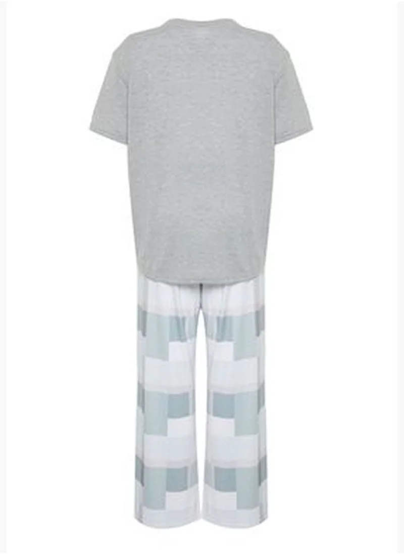 trendyol Gray Printed Knitted Pajamas Set TBBAW24AI00020
