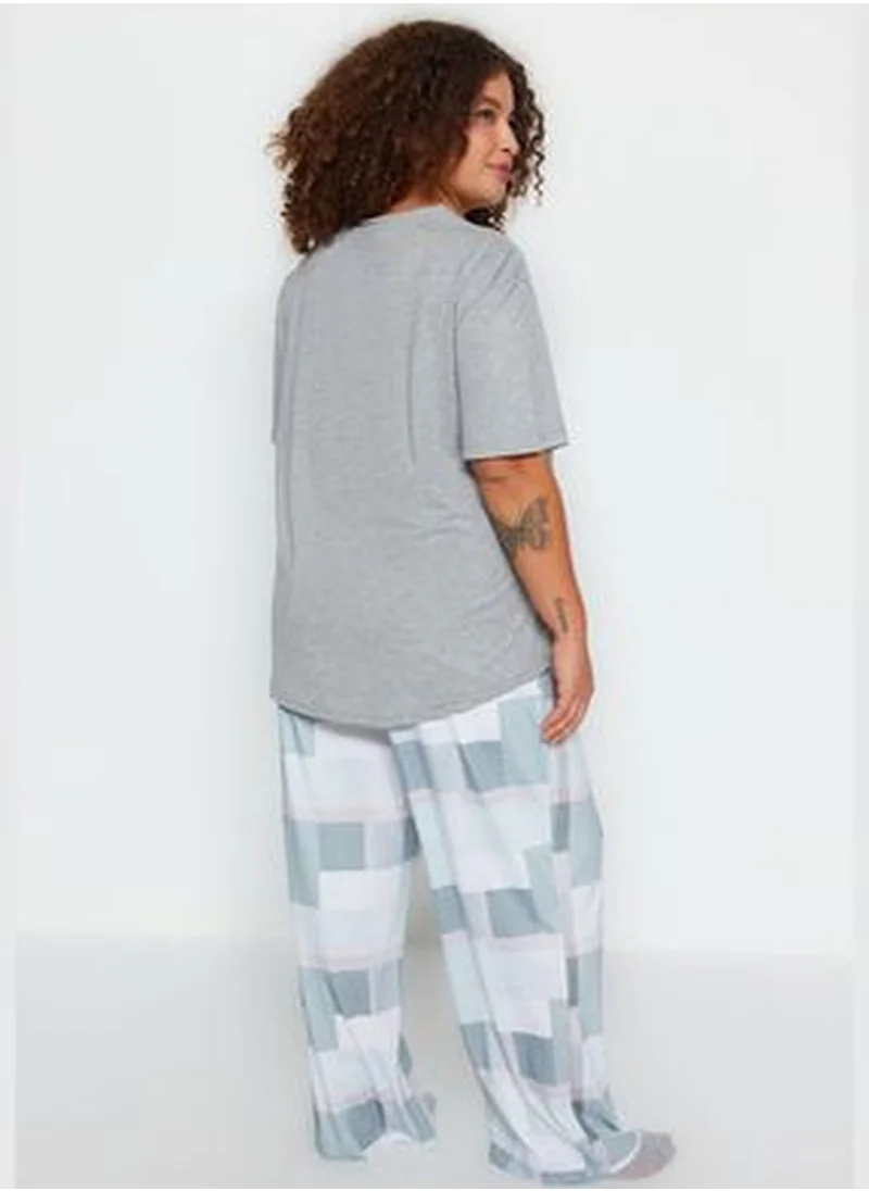 trendyol Gray Printed Knitted Pajamas Set TBBAW24AI00020