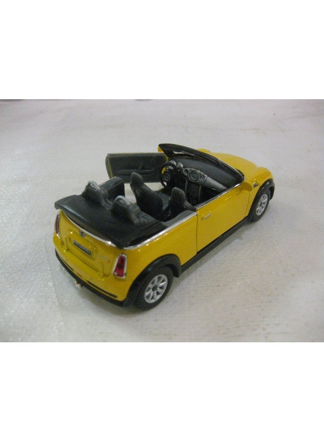 Kinsmart ميني كوبر إس قابلة للتحويل باللون الأصفر مصنوعة من المعدن 1:28 من كينسمارت - Image 3