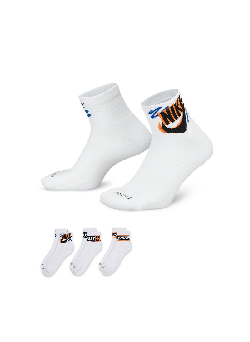 Nike 3 Pack Everyday Ankel Socks  - Image 1