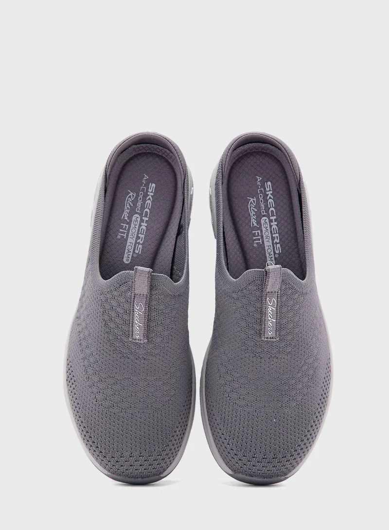SKECHERS Commute Time