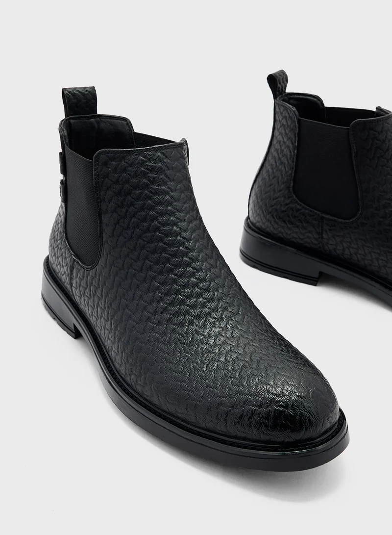 Robert Wood Textured Chelsea Boots