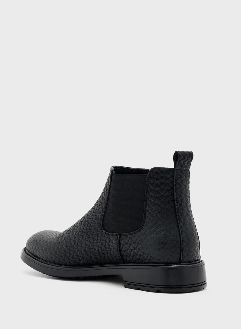 Robert Wood Textured Chelsea Boots
