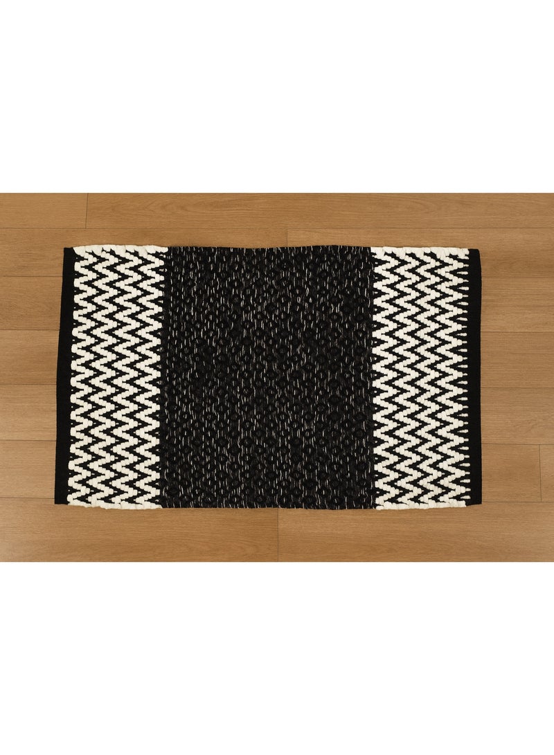 Handmade Indian rug, 100% cotton – modern black and white design - Image 2