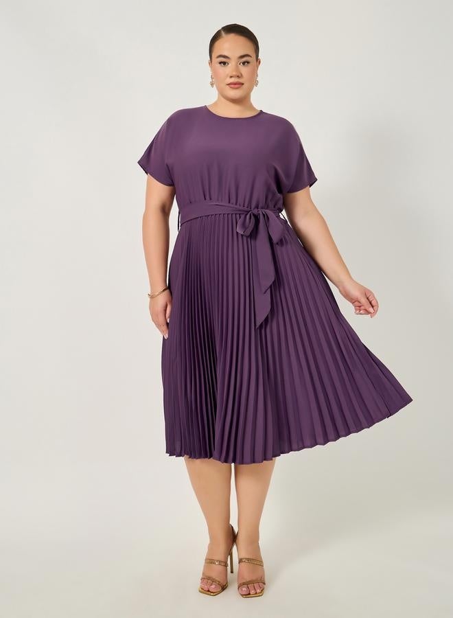 Styli Plus Size A-Line Pleated Midi Dress with Waist Tie Detail  - Image 1