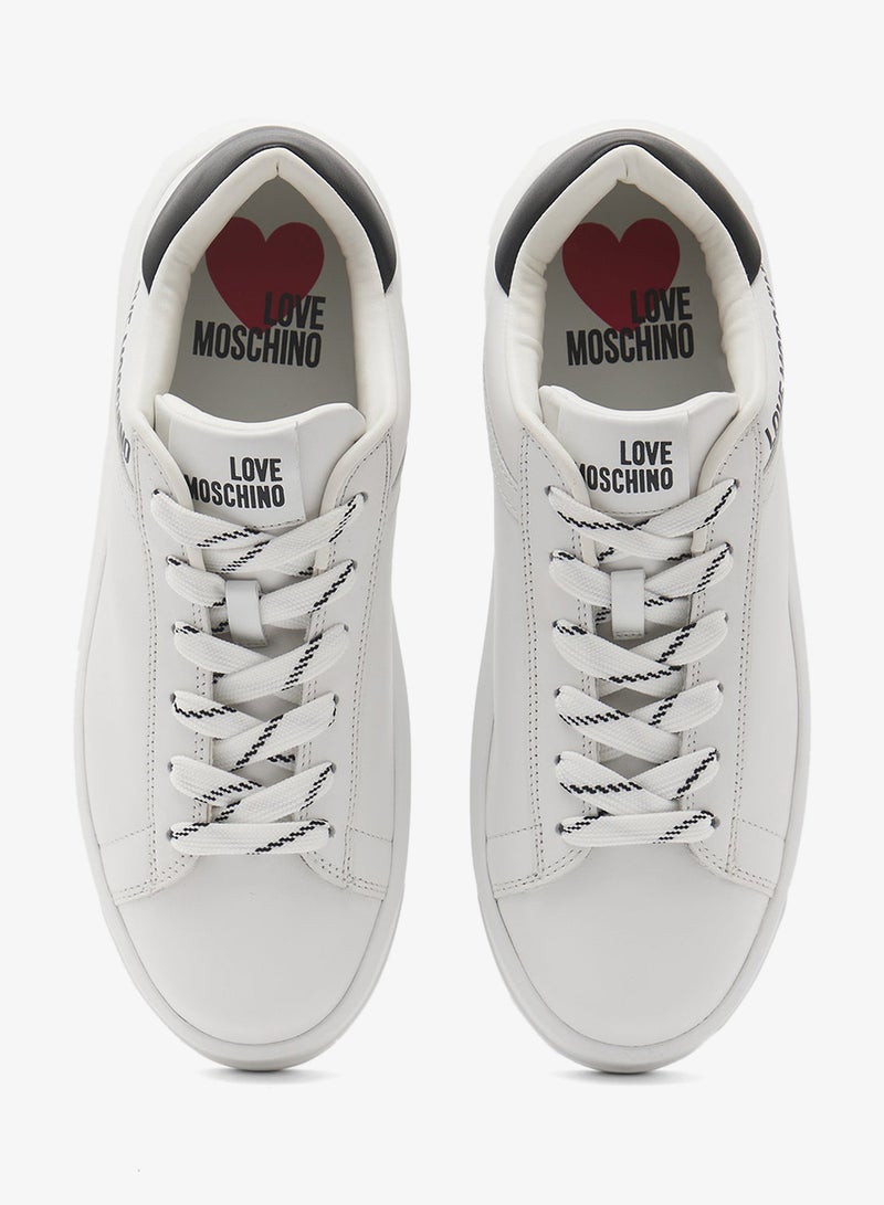 لوف موسكينو حذاء رياضي منخفض بشعار - Image 4