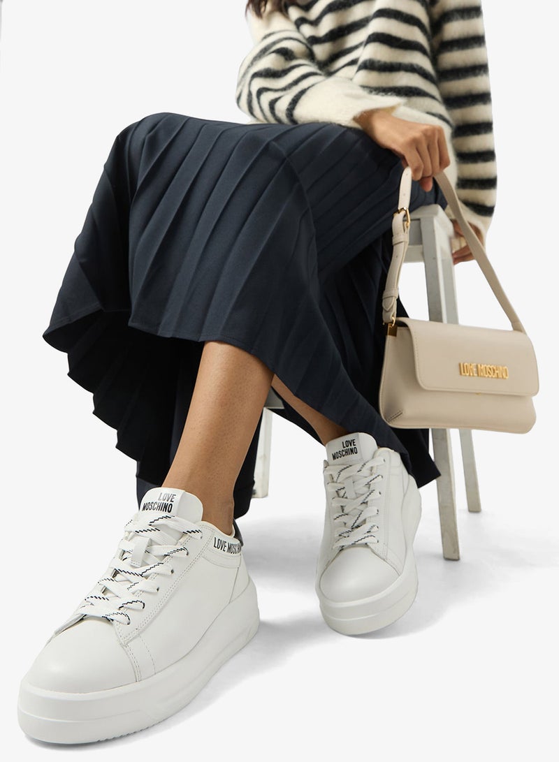 لوف موسكينو حذاء رياضي منخفض بشعار - Image 5