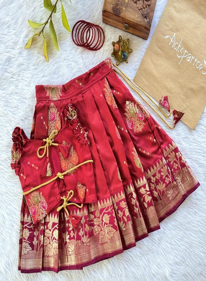 Picksparrow فستان بافاداي باتو للبنات الصغيرات من بيكسبارو / لينغا تشولي من الحرير / ملابس هندية احتفالية (كشكشة خضراء وحمراء) (أحمر، 1-2 سنوات) - Image 3