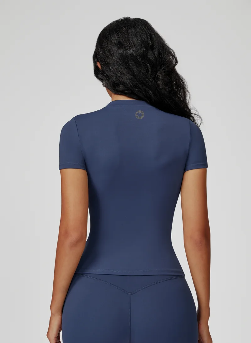 كون.يوغا قميص نسائي قصير الأكمام ضيق