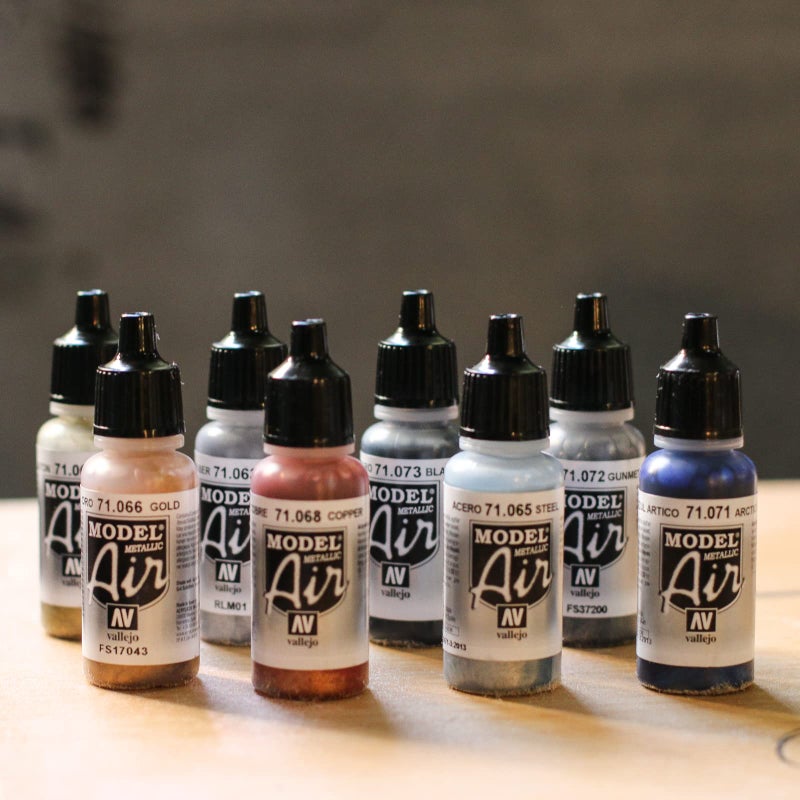 Vallejo Acrylicos Vallejo Metallic Colors Model Air Paint Set, 1/2 Fl. Oz. Bottles, 8 Colors - Image 3