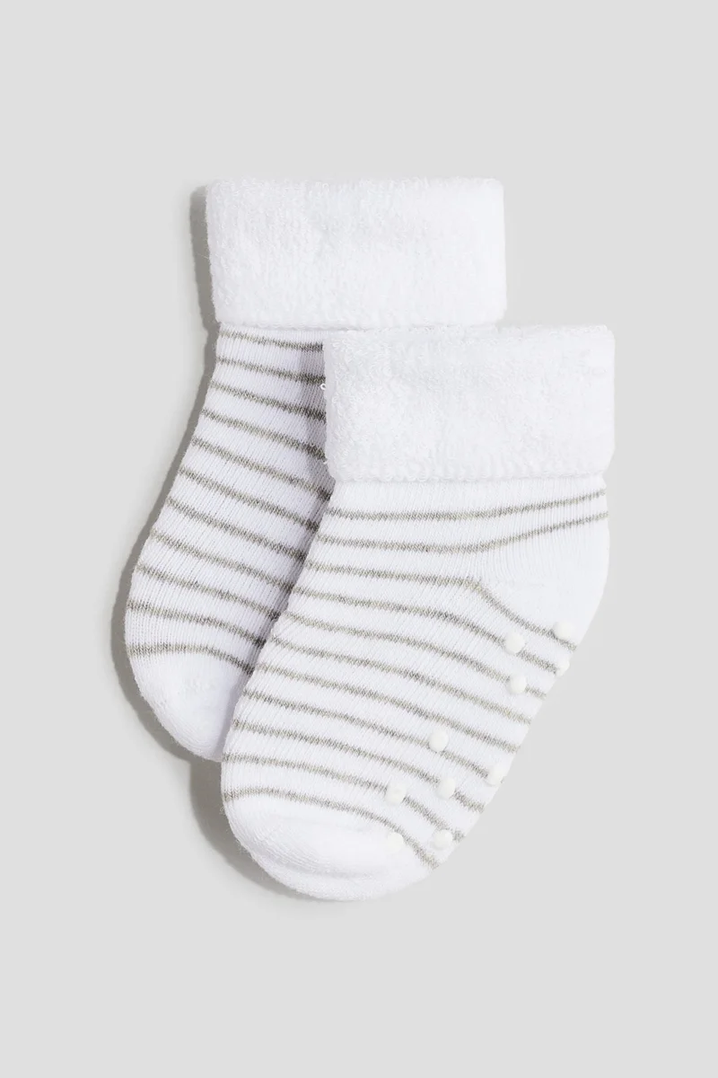 اتش اند ام جوارب تيري ثلاثية