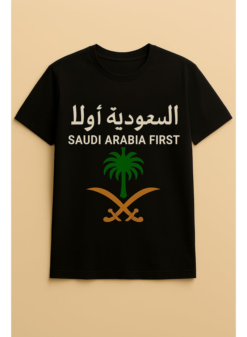تي شيرت "السعودية أولاً" من اتش اف ايه، بتصميم يعبر عن الفخر الوطني. يأتي هذا التي شيرت باللون الأسود ويتميز بتصميم أيقوني، وهو متوفر بخمسة مقاسات مختلفة.