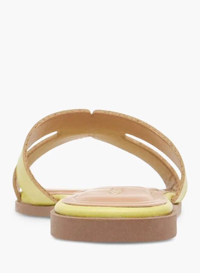 سيليست Women's Textured Slip-On Flat Sandals