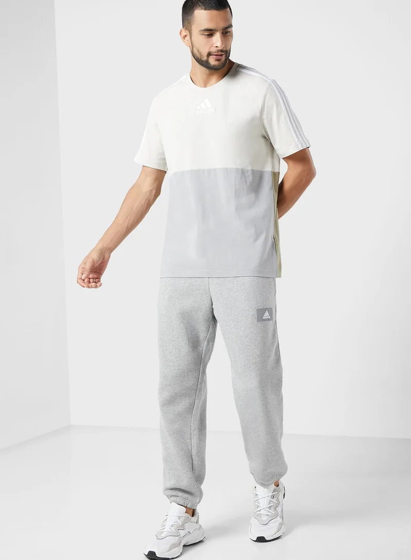 adidas تيشيرت بنمط كتل الالوان