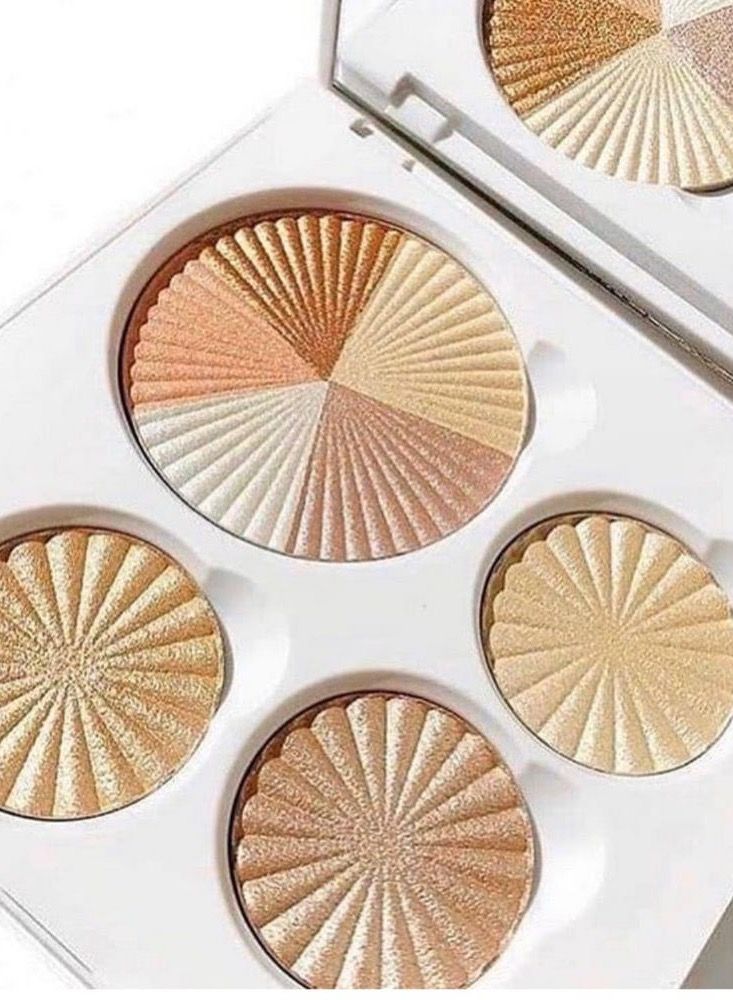 Multi-colored face highlighter color box