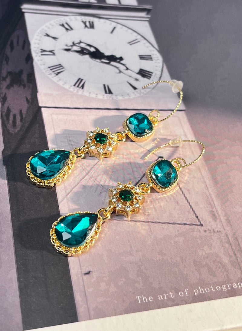Elegant Luxury French Fashion Green Zircon Dangle Earrings - Image 3
