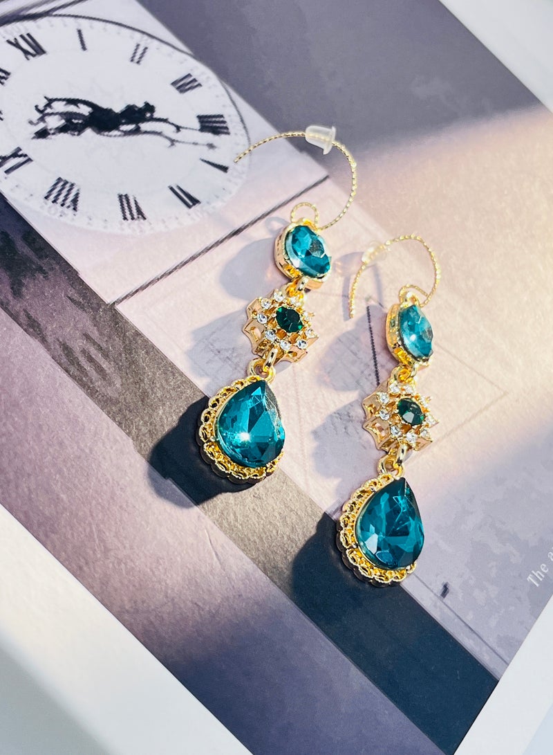 Elegant Luxury French Fashion Green Zircon Dangle Earrings - Image 4