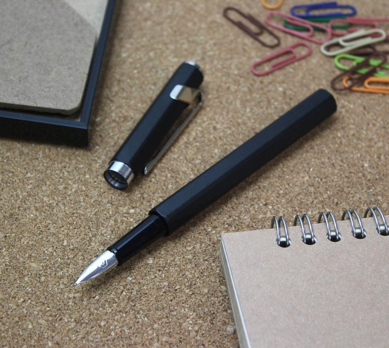 Caran d'Ache قلم حبر سائل كاران د'اش, F, نقطة رفيعة, 849 0841-009, أسود, استخدام مزدوج, مستورد أصلي - Image 2