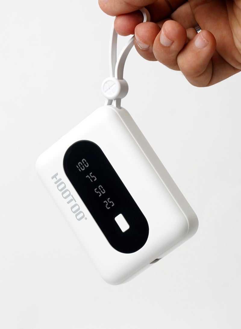 هوتو شاحن متنقل صغير جدا بسعة 10000 مللي أمبير. باور بانك قوي بمؤشر  لعرض نسبة الشحن. باور بنك  يمنفذين (تايب سي & يو اس بي). بطاريه متنقله باسلاك شحن (شاحن لايتنينق & شاحن تايب سي) مدمجة. بور بانك امن يسمح بحمله في الطائرات. بور بنك مزود باعلا انظمة الحماية. بطاريه متوافقة مع شواحن ايفون وسامسونج وغيرها من الهواتف. - Image 2