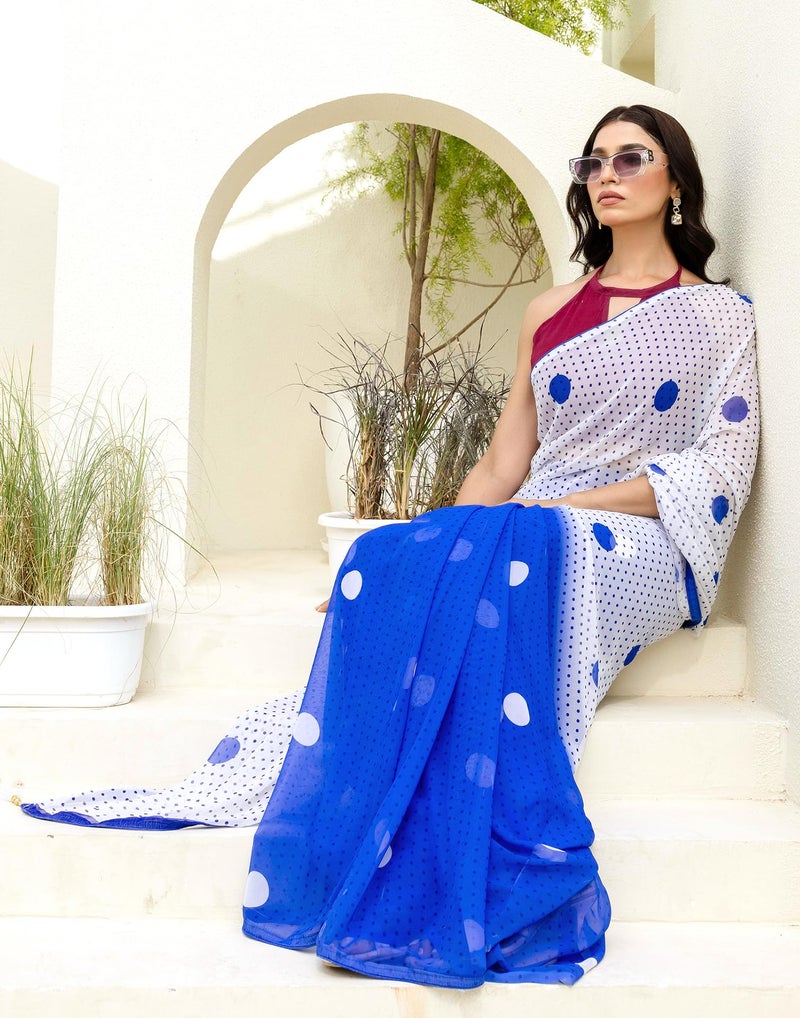 SIRIL ساري سيريال النسائي من جورجيت مزخرف جاهز للارتداء مع قطعة بلوزة غير مخيطة (57RS105_أبيض وأزرق) - Image 3