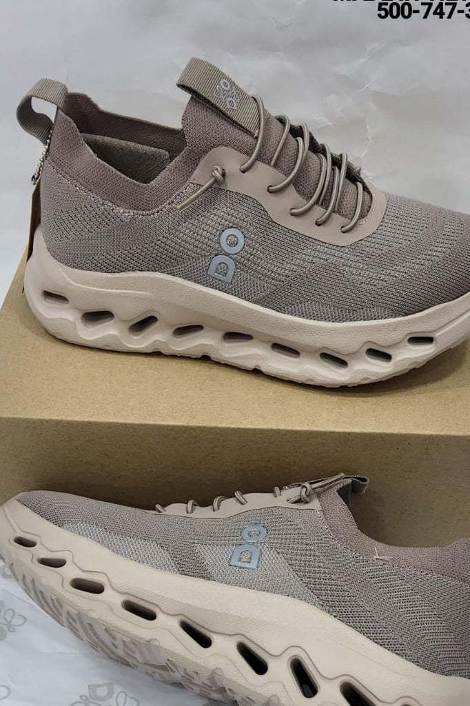 دو حذاء للمشي - Image 3