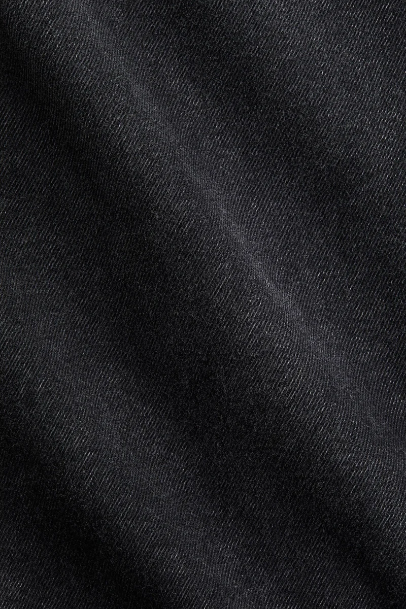 اتش اند ام قيص دنيم لفترة الحمل والرضاعة من تشكيلة ماما