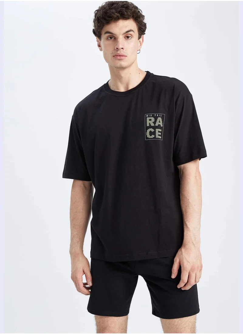 ديفاكتو Oversized Fit T-Shirt with Print
