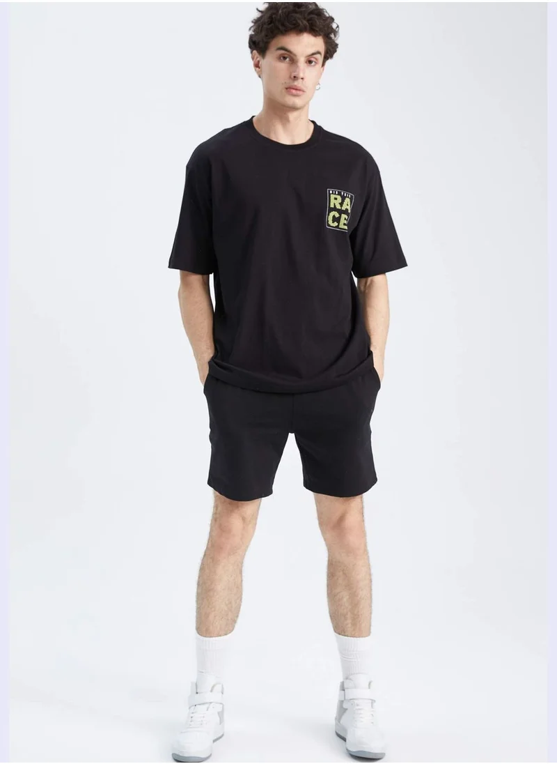 ديفاكتو Oversized Fit T-Shirt with Print