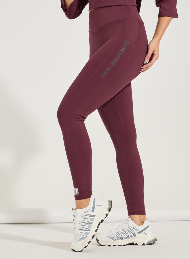 ستايلي اكتيف ليقنز مطبع بكتابة جانبية مع تفاصيل درزات - Image 2