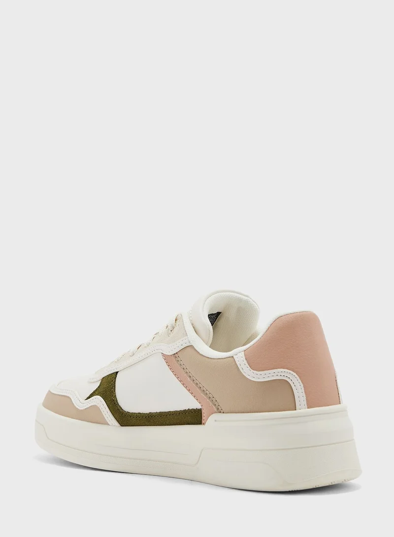 TOMMY HILFIGER Essential Low Top Sneakers