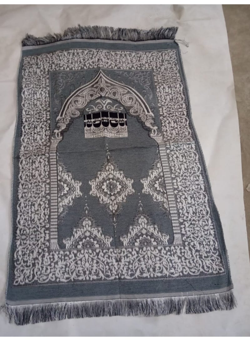 مصليه صلاة فاخرة بتصميم إسلامي أنيق – لمسة روحانية مميزة متعددة الأشكال والألوان - Image 3