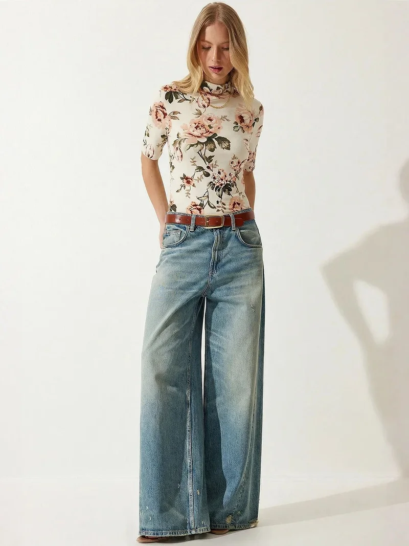 السعادة في إسطنبول ISTANBUL Floral Pattern Half Turtleneck Blouse