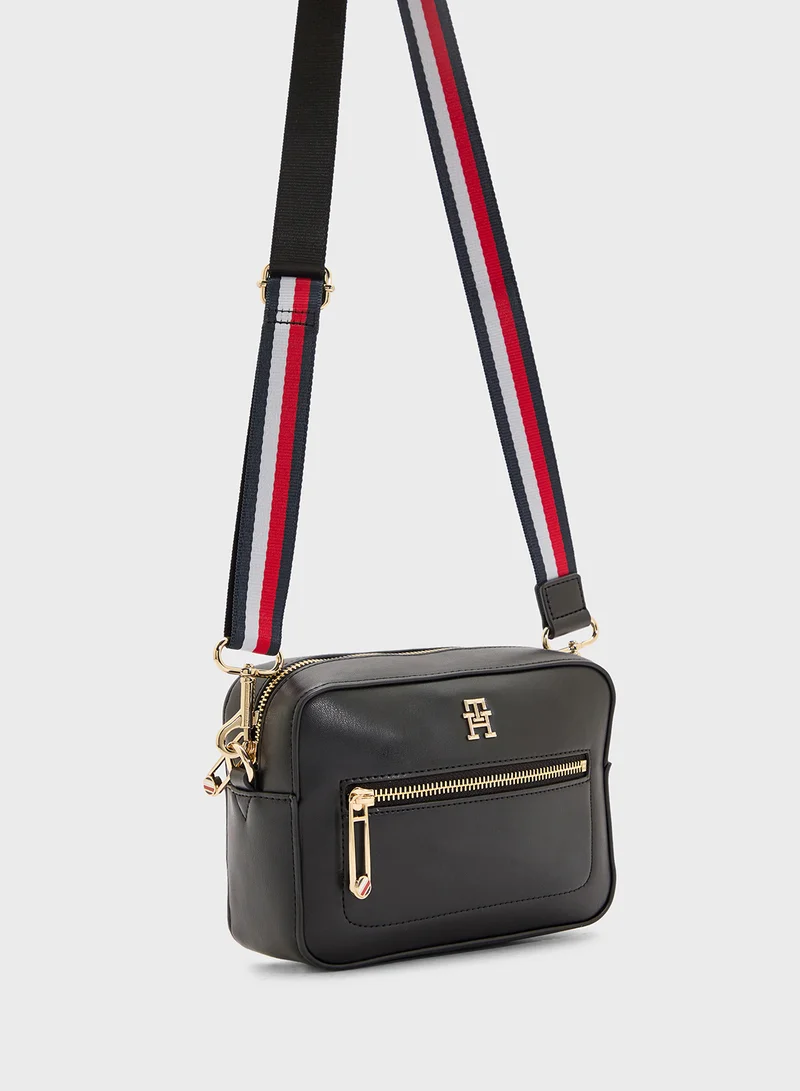TOMMY HILFIGER Narrow Strap Camera Bag