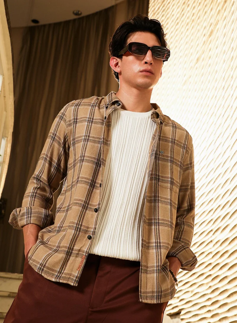 كامبوس سوترا Campus Sutra Men's Camel Beige Plaid-Woven Regular Shirt | Button-Down Collar , Long  Cuffed Sleeves , Button Closure | Plaid Plaid | Cotton-Blend Shirt For Casual Wear
