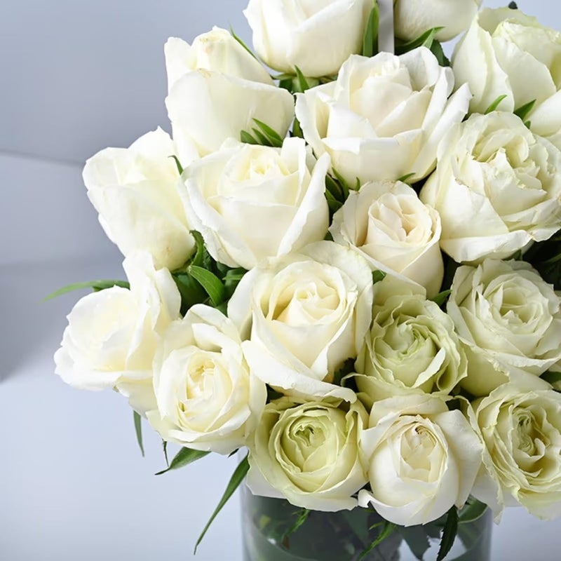 Floweraura FlowerAura Fresh Live Flower Bouquet of 30 White Roses In Glass Vase For Birthday Gift Anniversary Gift Wedding Gift Congratulations Gift Gift For Special Occasions Same Day Delivery  - Image 3