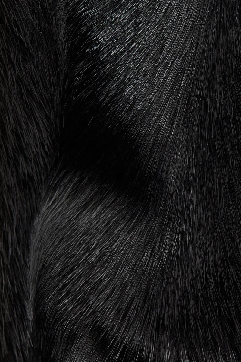 اتش اند ام فستان بسحاب من الخلف