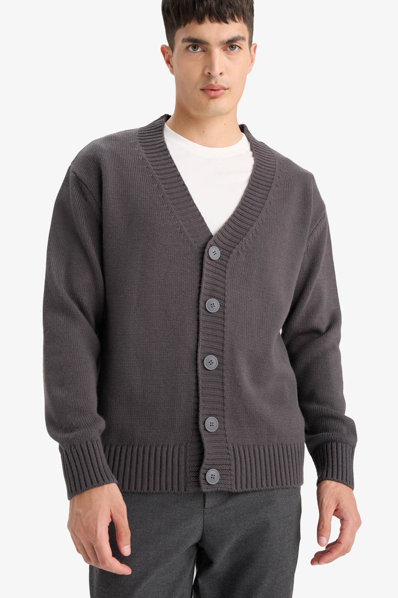 DeFacto Grey Man Relax Fit V-Neck Knit Cardigan Casual - Image 1
