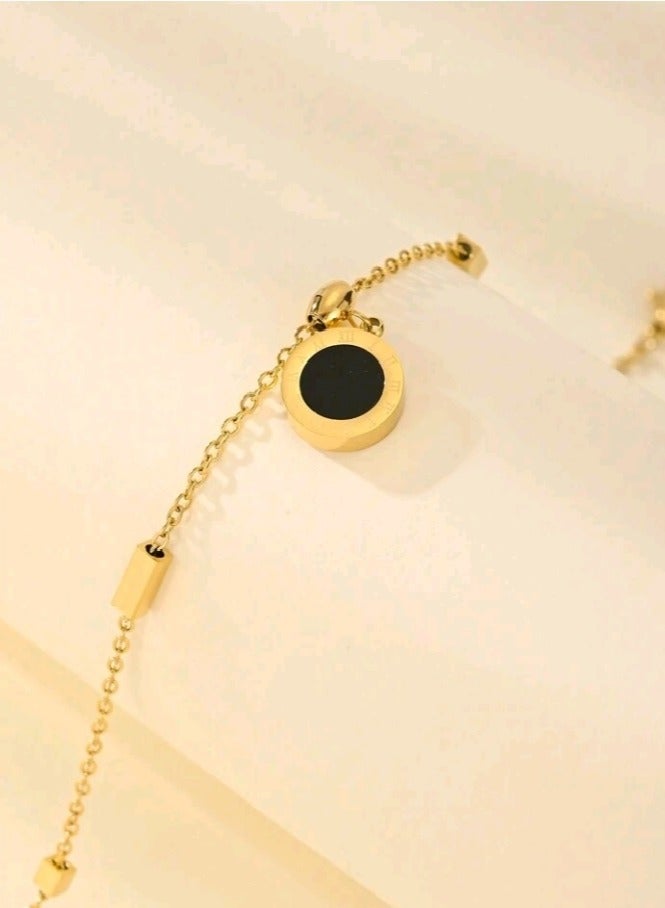 خلخال نسائي عصري وأنيق من الاستانلس ستيل باللون الذهبي - Image 3