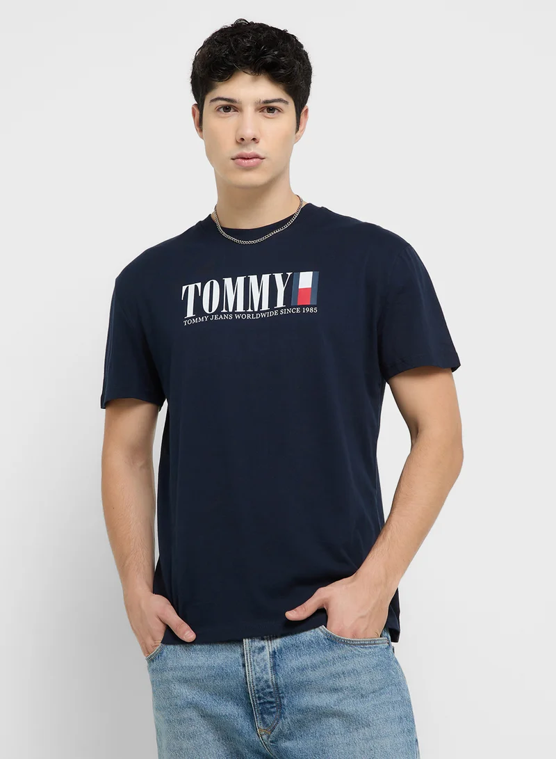 TOMMY JEANS Regular Fit Short Sleeve T-Shirt