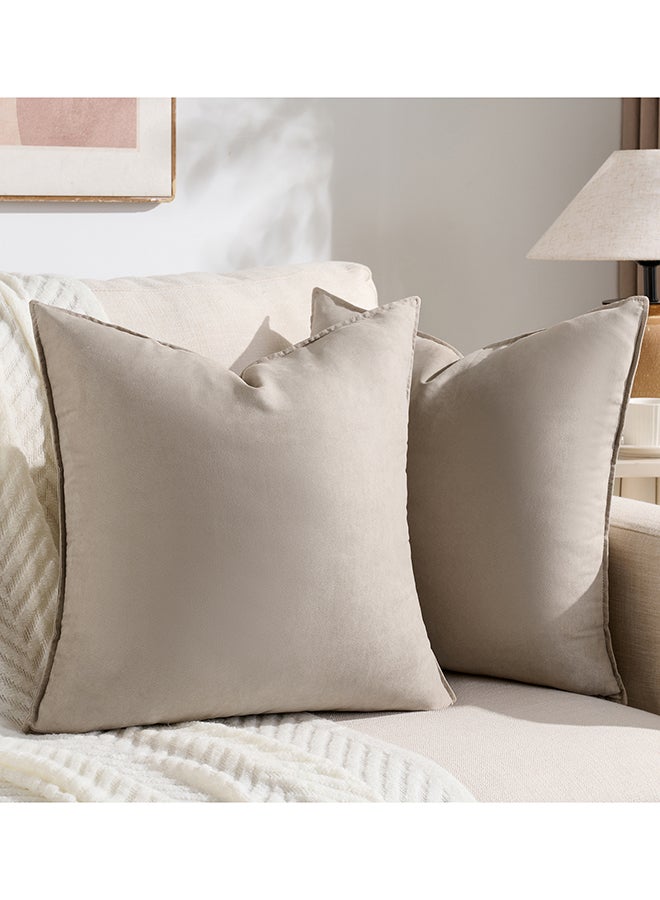 Fancy Homi مجموعة من 2 أغطية وسائد زخرفية محايدة للكنبة، السرير والأريكة، ناعمة للغاية ونمط مخملي، تصميم جمالي وحديث - 45x45 سم - بني فاتح - Image 1