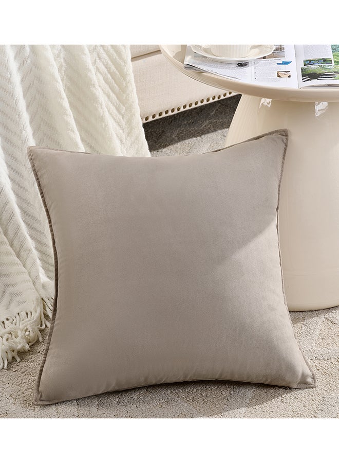 Fancy Homi مجموعة من 2 أغطية وسائد زخرفية محايدة للكنبة، السرير والأريكة، ناعمة للغاية ونمط مخملي، تصميم جمالي وحديث - 45x45 سم - بني فاتح - Image 2