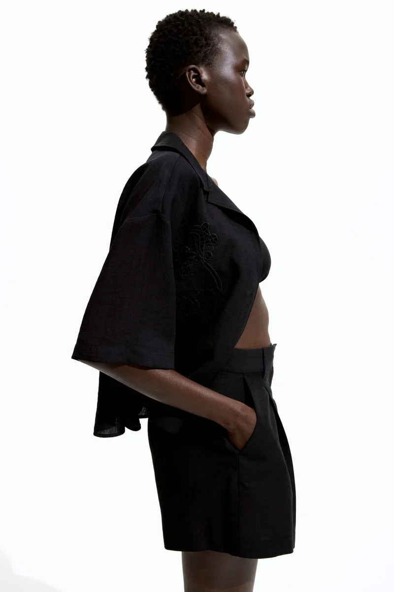 اتش اند ام شورت من مزيج الكتان