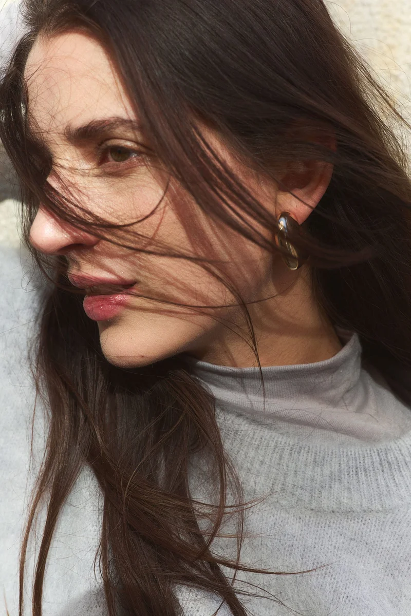 اتش اند ام حلق معدني على شكل قلب