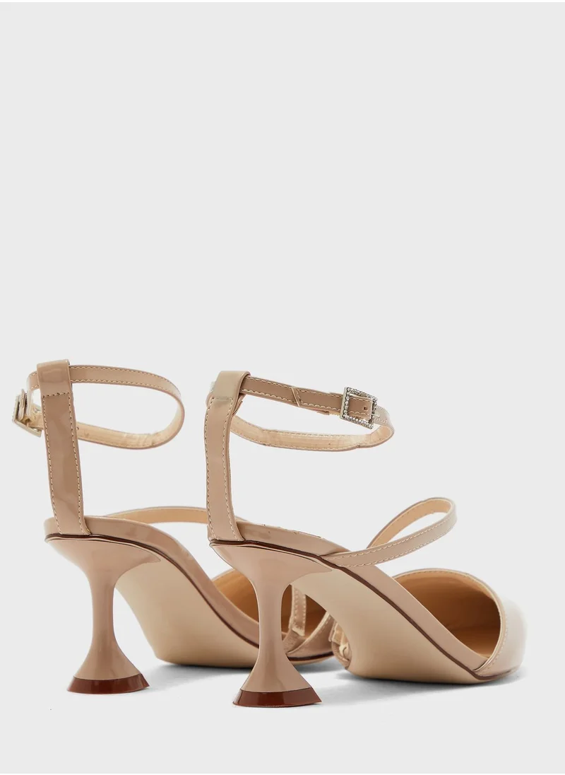 ELLA Pointed toe multi-strap pump with feature heel