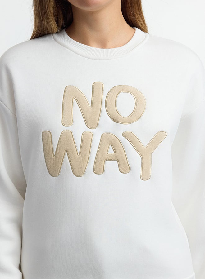 trendyol Ecru Slogan Embroidered Regular/Normal Fit Crew Neck Thick Knitted Sweatshirt TWOAW25SW00040 - Image 4