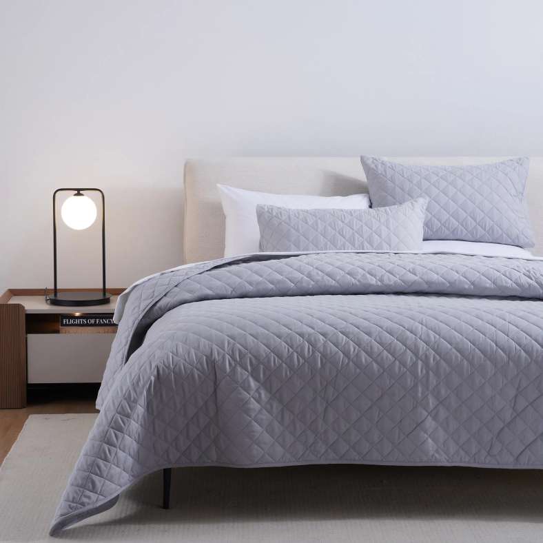 Pan Home طقم أغطية سرير مبطنة من 3 قطع أساسي مقاس 220×240 سم - رمادي - Image 1