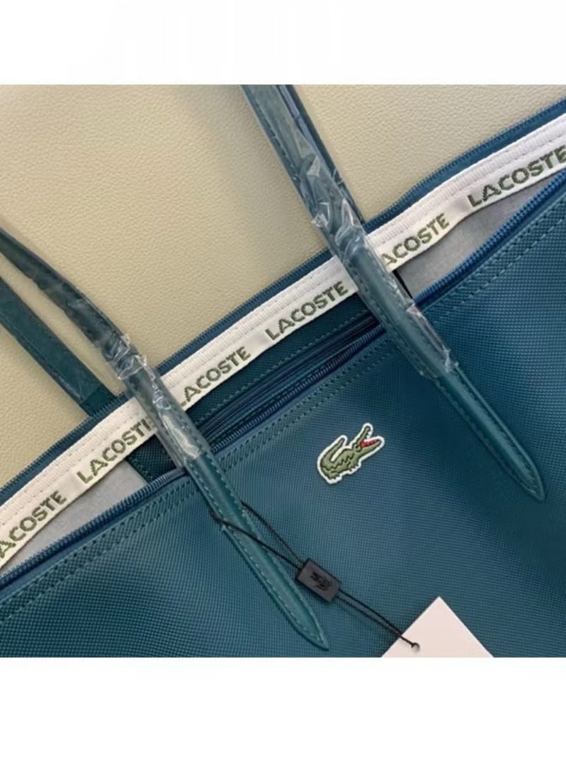 LACOSTE حقيبة يد صغيرة بسحاب متعددة الاستخدامات للنساء من لاكوست باللون الأزرق الببغائي - Image 2