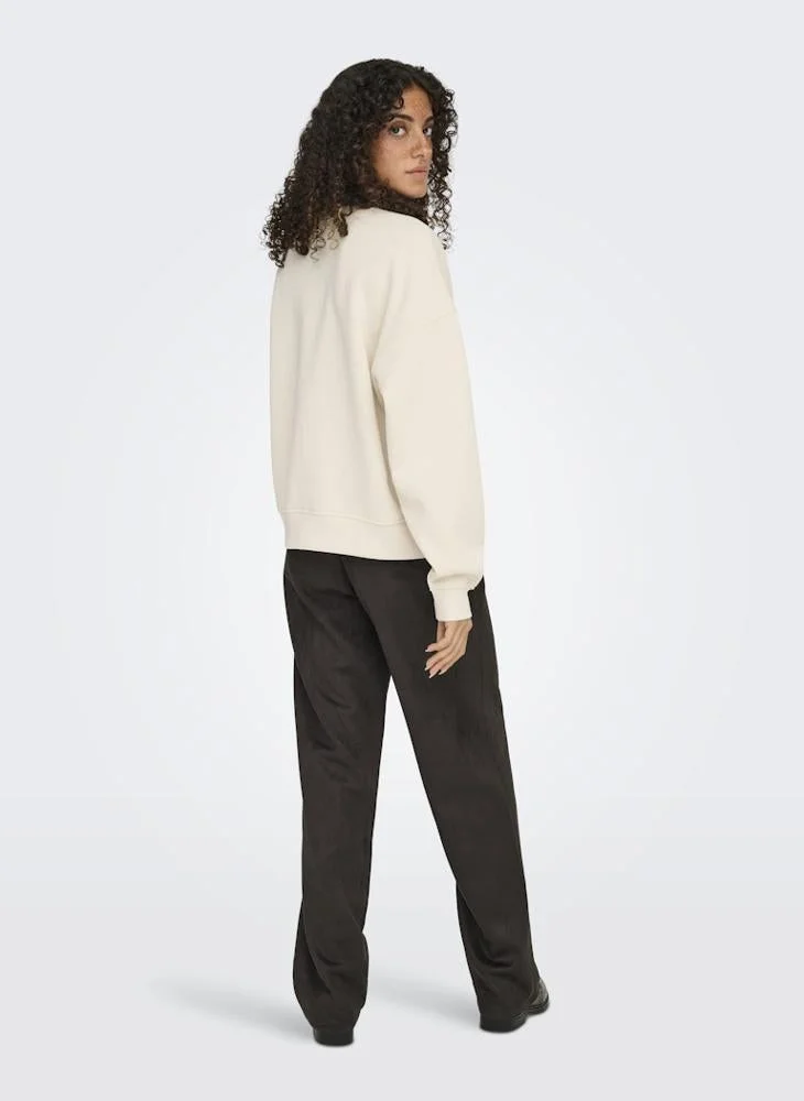 اونلي سويت شيرت مطبوع بياقة دائرية وأكمام طويلة